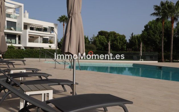 Resale - Apartment - Estepona - Atalaya