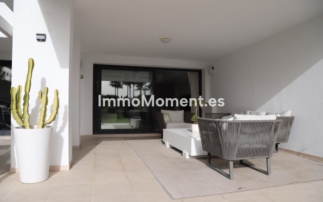 Resale - Apartment - Estepona - Atalaya