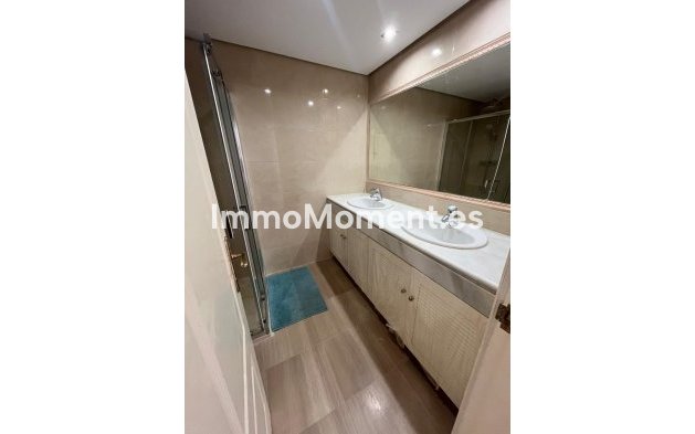 Resale - Apartment - Marbella - Bahía de Marbella