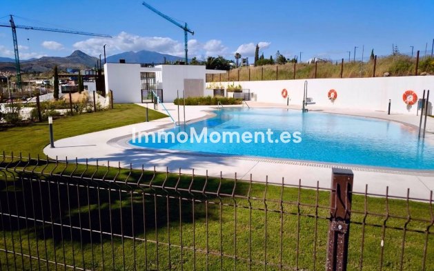 Resale - Apartment - Estepona - Bel Air