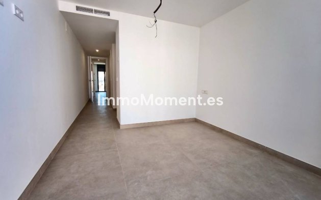 Resale - Apartment - Estepona - Bel Air