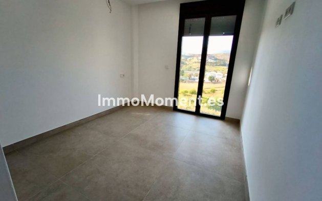 Resale - Apartment - Estepona - Bel Air