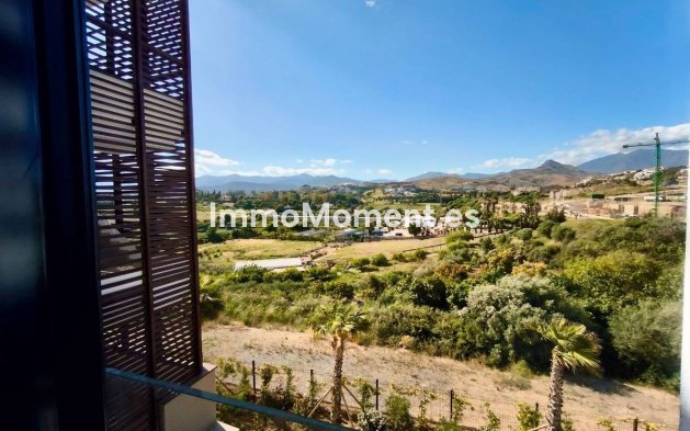 Resale - Apartment - Estepona - Bel Air