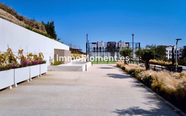 Resale - Apartment - Estepona - Bel Air