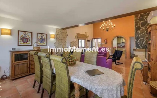 Wiederverkauf - Freistehende Villa - Estepona  - Estepona Centro