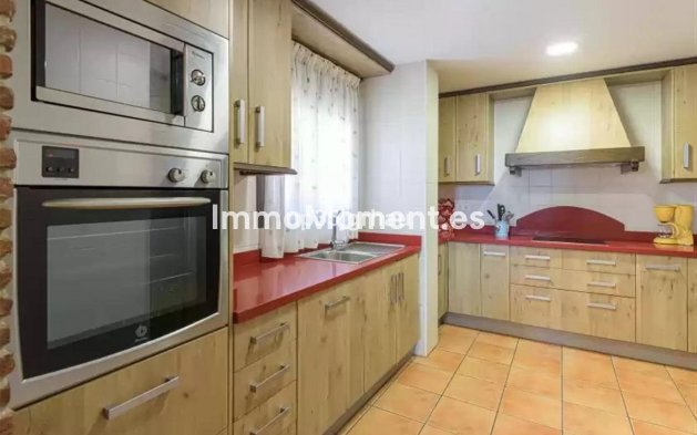 Wiederverkauf - Freistehende Villa - Estepona  - Estepona Centro