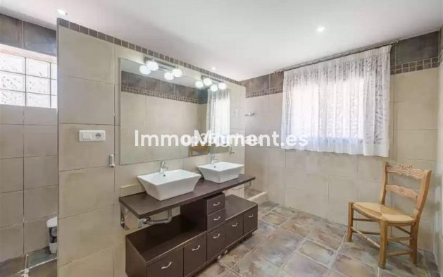 Wiederverkauf - Freistehende Villa - Estepona  - Estepona Centro