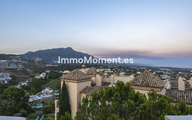 Resale - Apartment - Benahavís - La Quinta