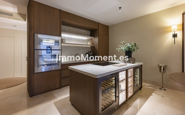 Resale - Apartment - Benahavís - La Quinta