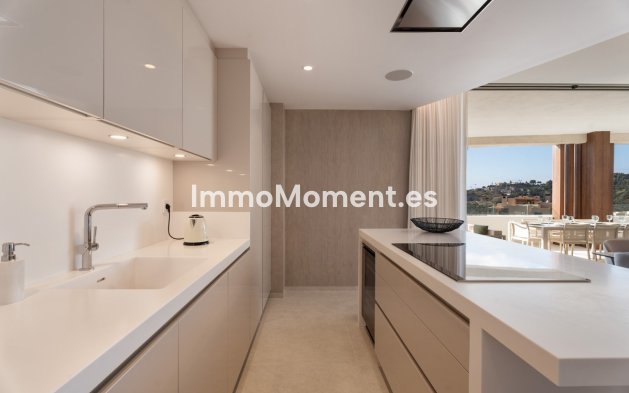 Resale - Apartment - Benahavís - La Quinta