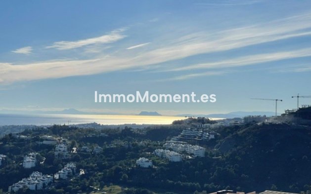 Resale - Apartment - Benahavís - La Quinta