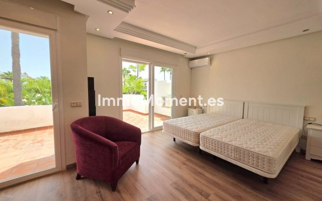 Revente - Maison mitoyenne - Estepona  - Costalita