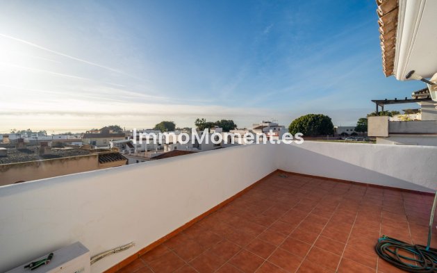 Wiederverkauf - Freistehende Villa - Estepona  - Estepona Centro