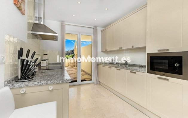 Resale - Apartment - Casares - Casares Centro