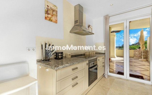 Resale - Apartment - Casares - Casares Centro