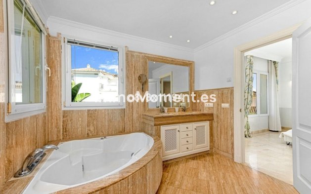 Resale - Apartment - Casares - Casares Centro