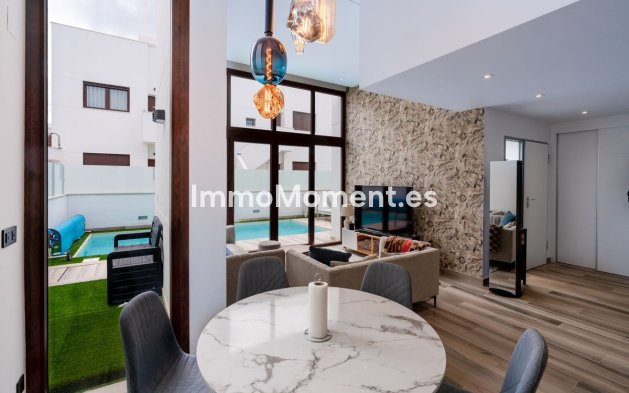 Wiederverkauf - Freistehende Villa - Orihuela - Los Balcones - Los Altos del Edén