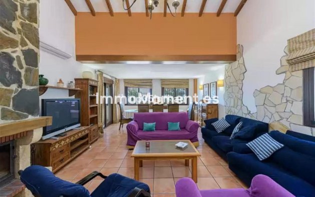 Wiederverkauf - Freistehende Villa - Estepona  - Estepona Centro