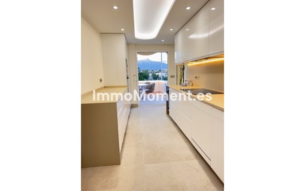 Resale - Detached villa - Marbella - Guadalmina Alta
