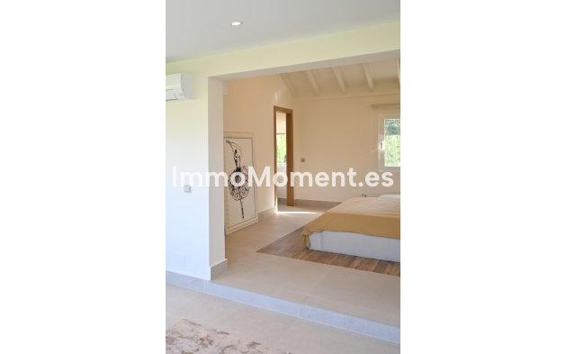 Resale - Detached villa - Marbella - Guadalmina Alta