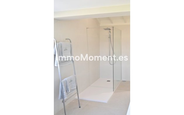 Resale - Detached villa - Marbella - Guadalmina Alta