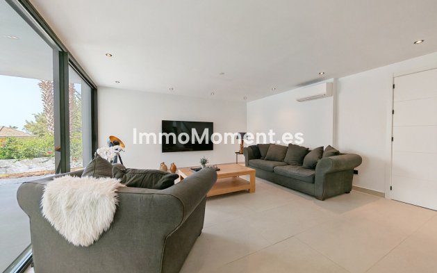 Resale - Detached villa - Marbella - Elviria