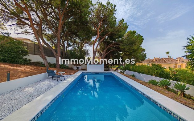 Resale - Detached villa - Marbella - Elviria