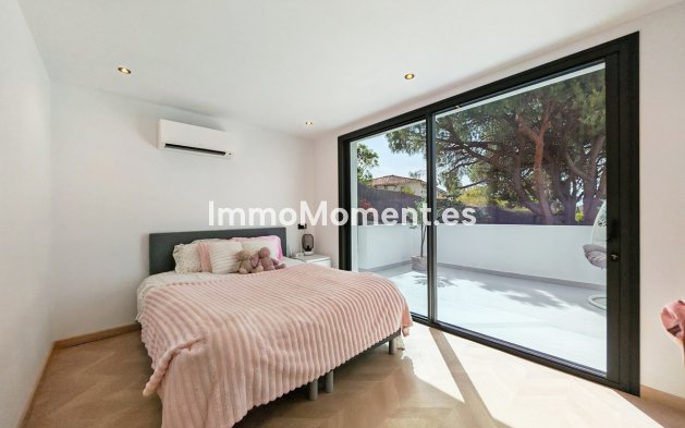 Resale - Detached villa - Marbella - Elviria