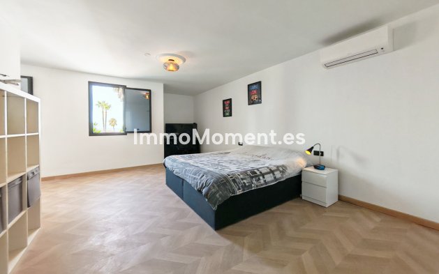 Resale - Detached villa - Marbella - Elviria