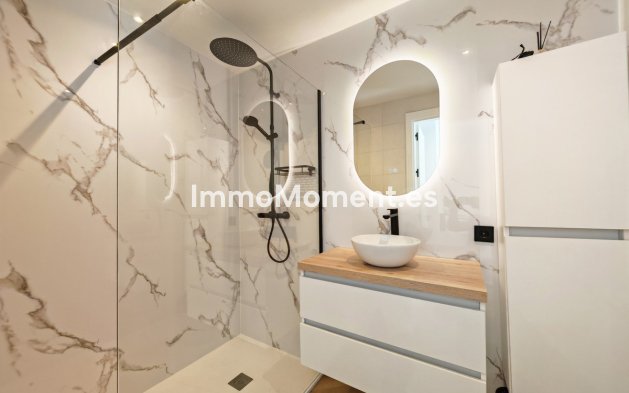 Resale - Detached villa - Marbella - Elviria