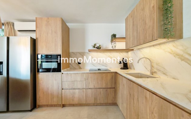 Resale - Detached villa - Marbella - Elviria