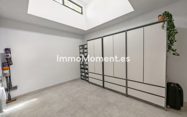 Resale - Detached villa - Marbella - Elviria