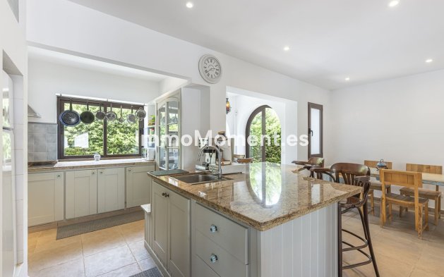 Resale - Detached villa - Manilva - Punta Chullera