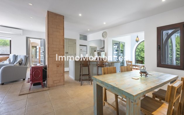 Resale - Detached villa - Manilva - Punta Chullera