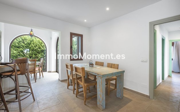 Resale - Detached villa - Manilva - Punta Chullera