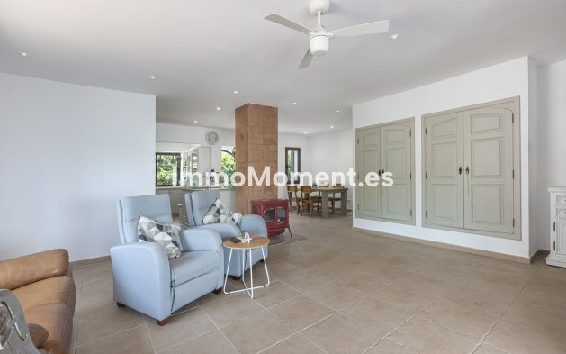 Resale - Detached villa - Manilva - Punta Chullera