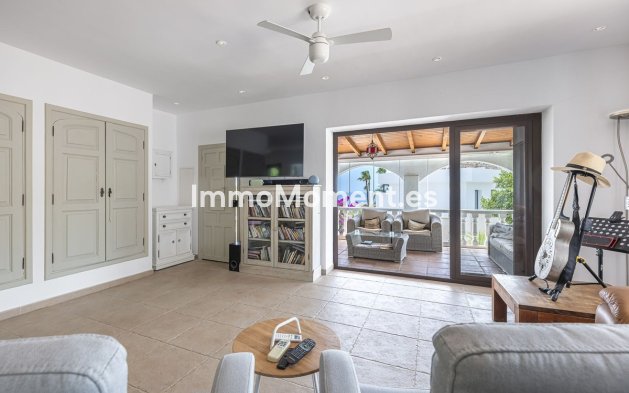 Resale - Detached villa - Manilva - Punta Chullera