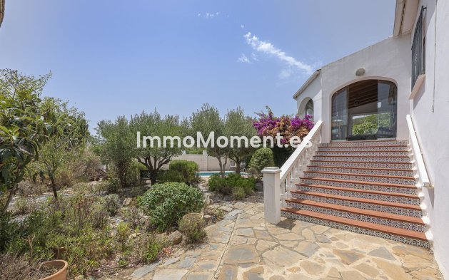 Resale - Detached villa - Manilva - Punta Chullera