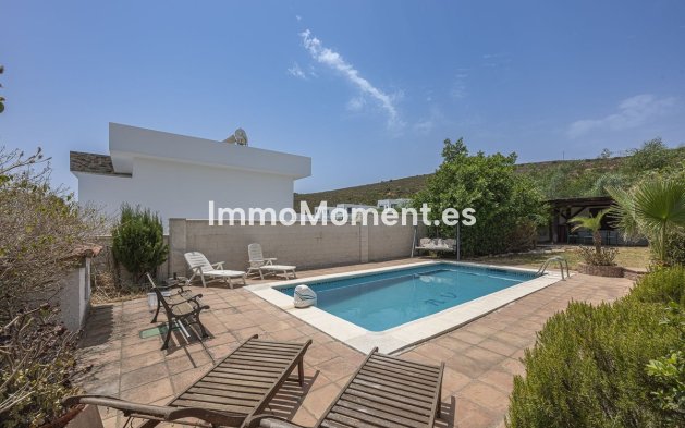 Resale - Detached villa - Manilva - Punta Chullera