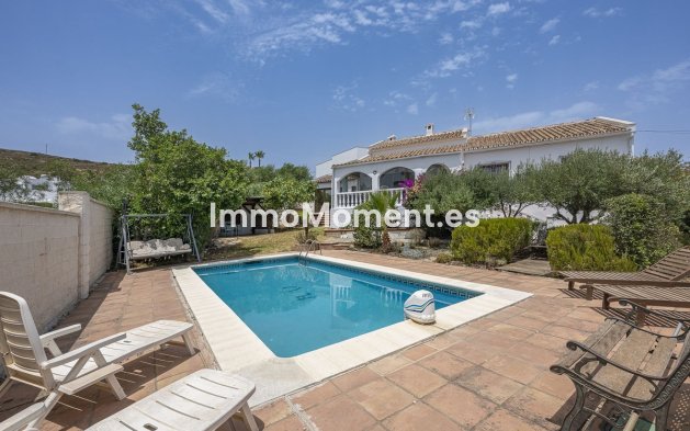Resale - Detached villa - Manilva - Punta Chullera