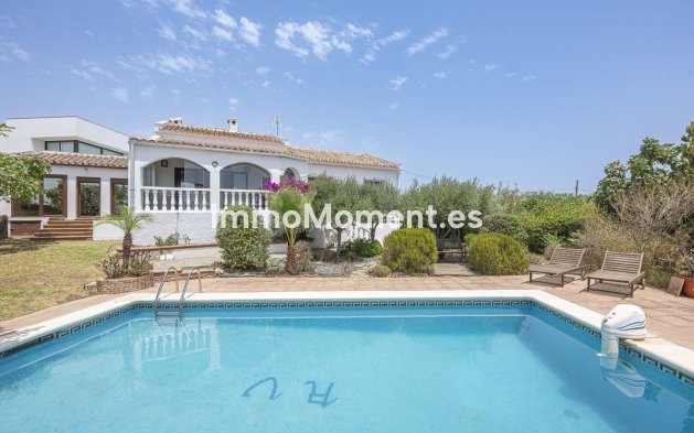 Resale - Detached villa - Manilva - Punta Chullera
