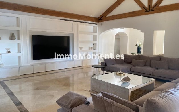Resale - Detached villa - Estepona - Estepona Centro