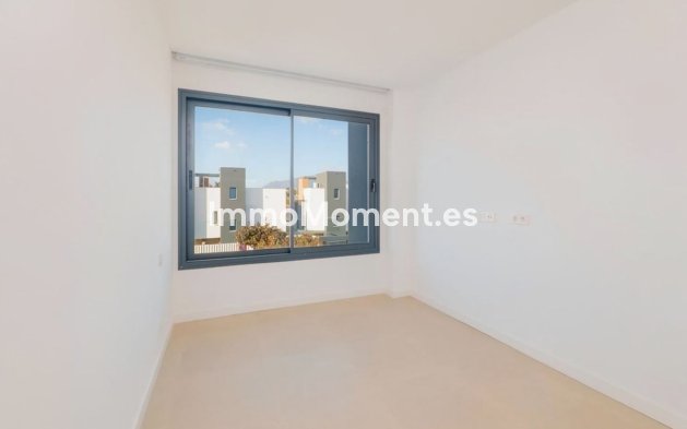 Resale - Detached villa - Estepona - Estepona Centro
