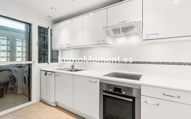 Resale - Apartment - Marbella - Costabella