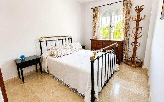 Resale - Apartment - Marbella - Costabella