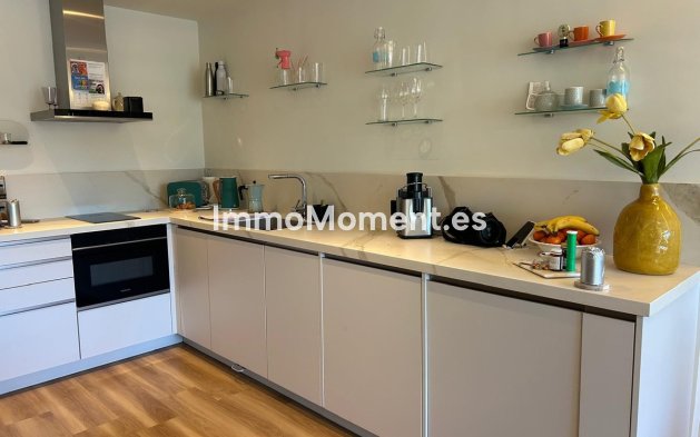Resale - Apartment - Estepona - Estepona Centro