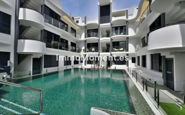 Resale - Apartment - Estepona - Estepona Centro