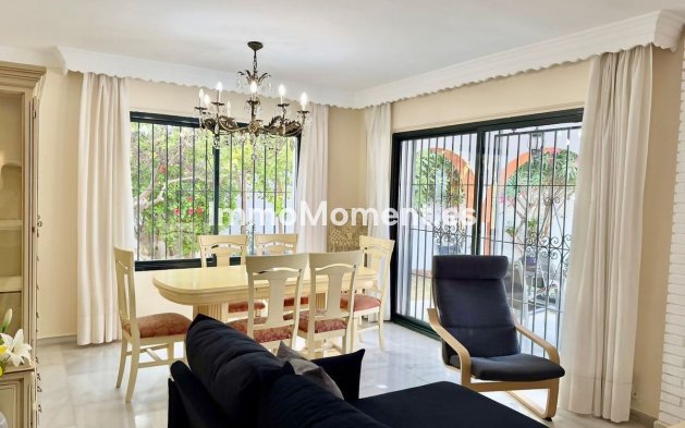 Wiederverkauf - Freistehende Villa - Marbella - Nueva Andalucía