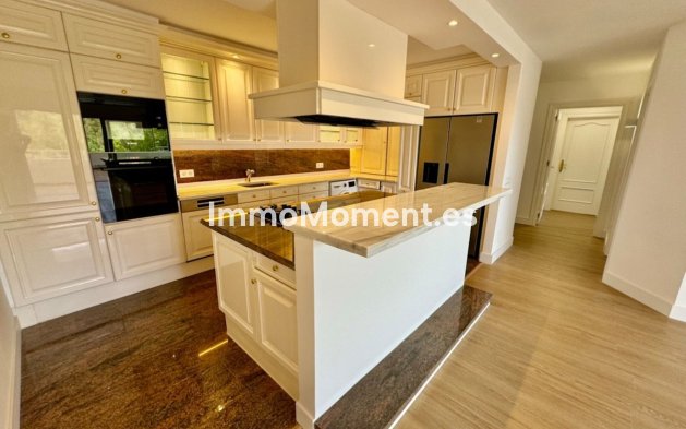 Revente - Appartement - Estepona  - Atalaya