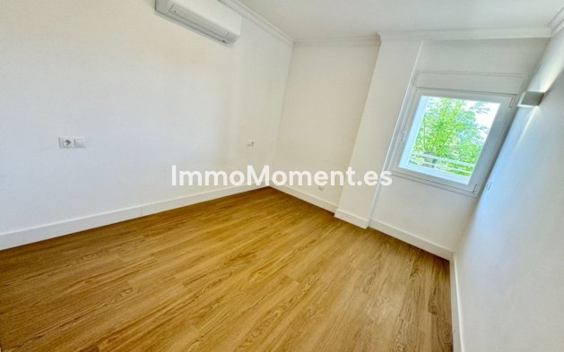 Revente - Appartement - Estepona  - Atalaya